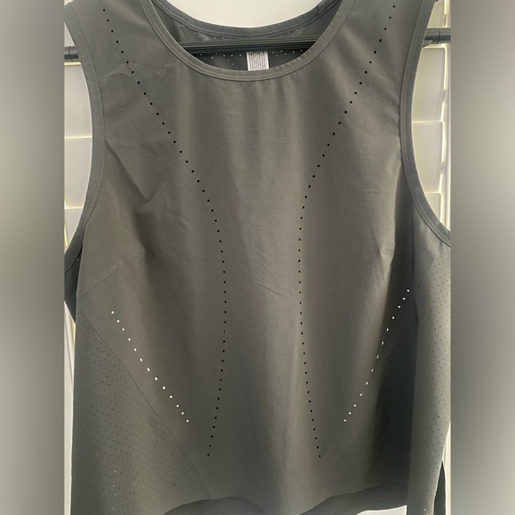 Lululemon Training Tank - Picture 5 of 6